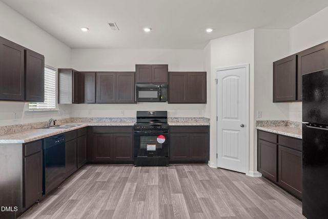 827 Biltmore Drive, Sanford, NC 27332