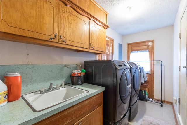 715 Avenue J, Anson, TX 79501