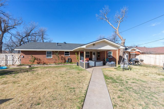 715 Avenue J, Anson, TX 79501