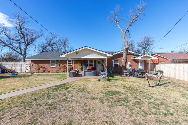 715 Avenue J, Anson, TX 79501