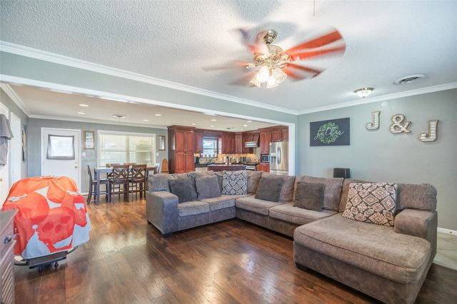 715 Avenue J, Anson, TX 79501