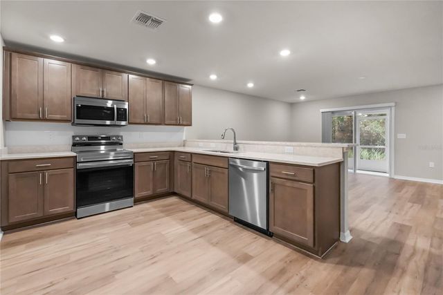 2726 IDYLL LAKES CIRCLE, Plant City, FL 33566