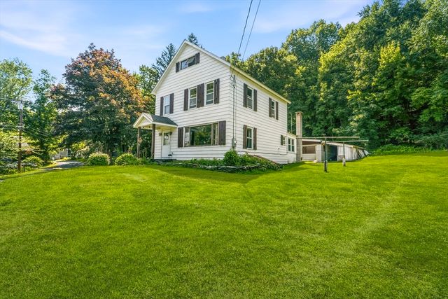 8 Underwood Ave, Easthampton, MA 01027