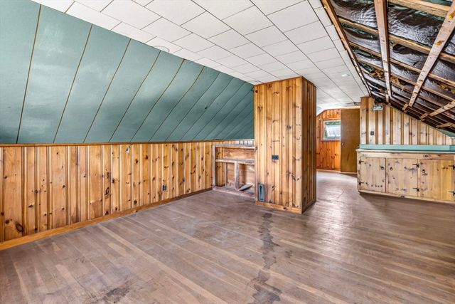 8 Underwood Ave, Easthampton, MA 01027