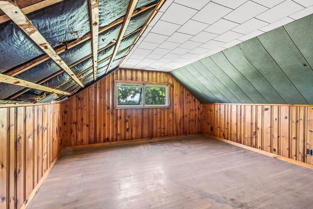 8 Underwood Ave, Easthampton, MA 01027