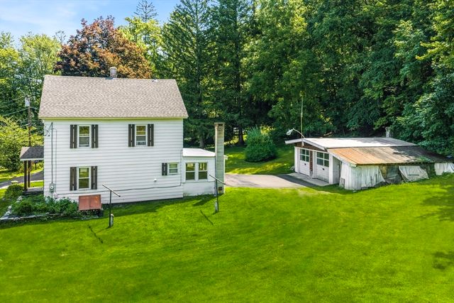 8 Underwood Ave, Easthampton, MA 01027