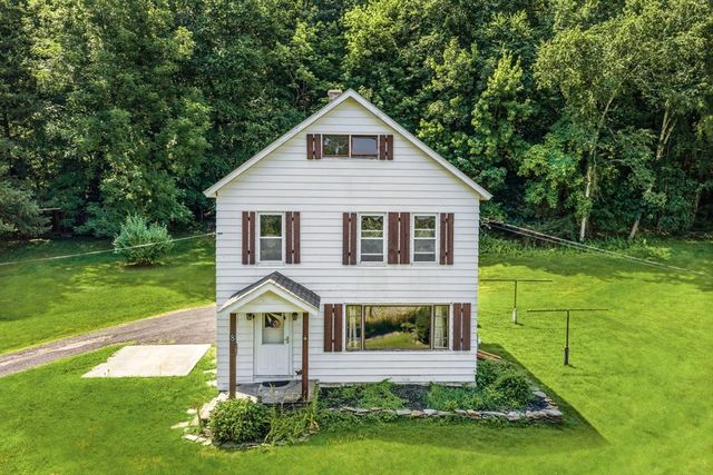 8 Underwood Ave, Easthampton, MA 01027