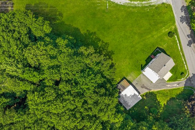 8 Underwood Ave, Easthampton, MA 01027