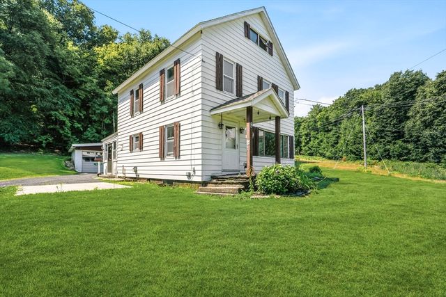 8 Underwood Ave, Easthampton, MA 01027