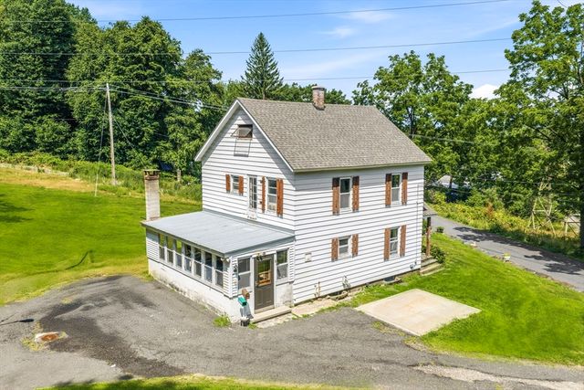 8 Underwood Ave, Easthampton, MA 01027