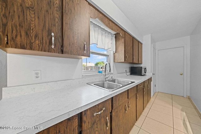 2145 Beekman Street NE, Palm Bay, FL 32905