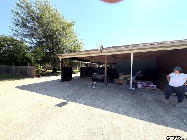 2122 GARDEN VALLEY ROAD, Tyler, TX 75702
