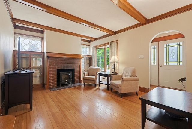 625 Canton Ave, Milton, MA 02186