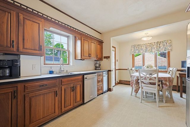 625 Canton Ave, Milton, MA 02186