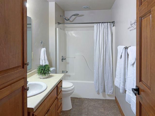 3136 EGAN LANE, Green Bay, WI 54311