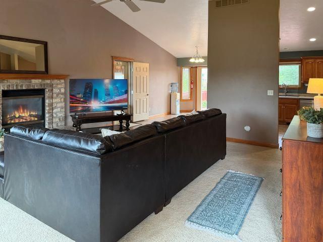 3136 EGAN LANE, Green Bay, WI 54311