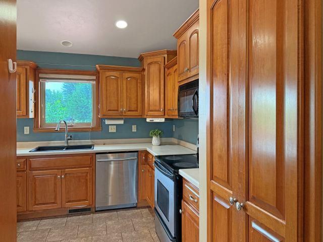 3136 EGAN LANE, Green Bay, WI 54311