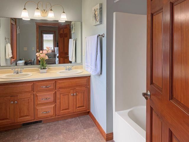 3136 EGAN LANE, Green Bay, WI 54311