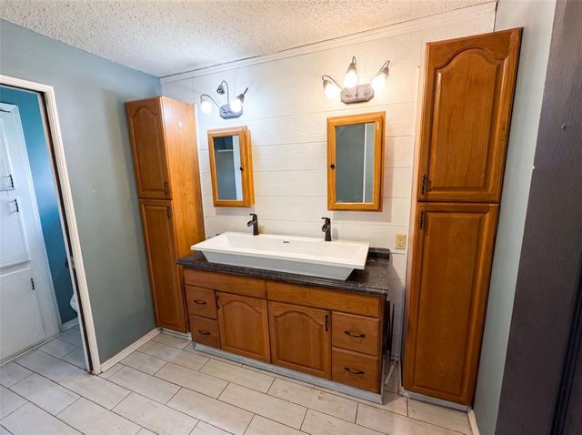 20509 E Reno Avenue, Harrah, OK 73045
