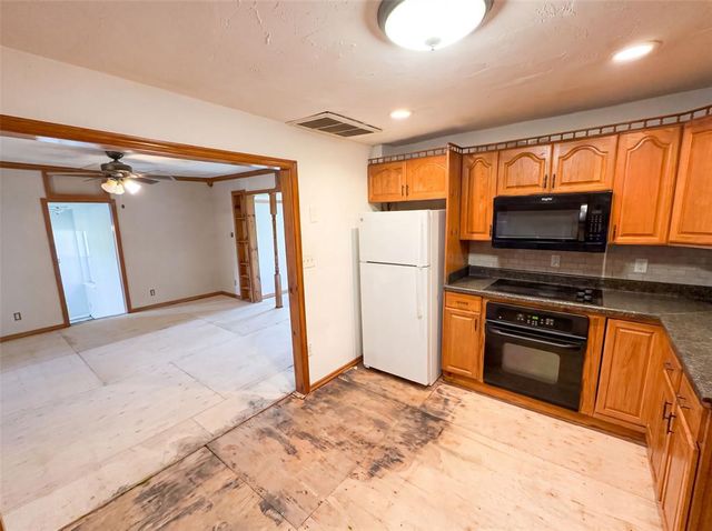 20509 E Reno Avenue, Harrah, OK 73045