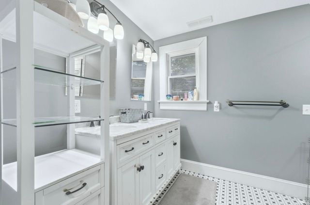 1317 W Jefferson Boulevard, Fort Wayne, IN 46802