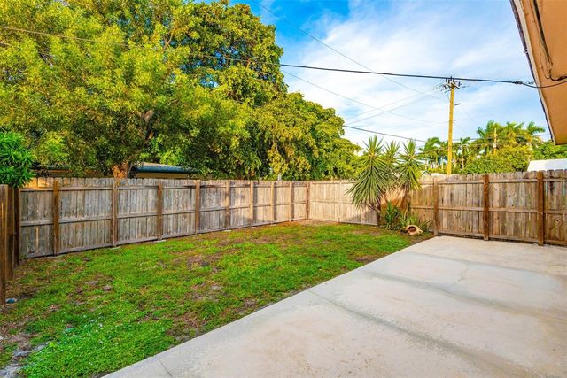 2581 NE 11th Court 2585, Pompano Beach, FL 33062