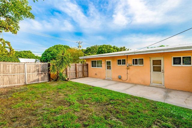 2581 NE 11th Court 2585, Pompano Beach, FL 33062