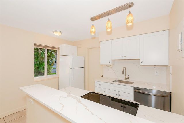 2581 NE 11th Court 2585, Pompano Beach, FL 33062