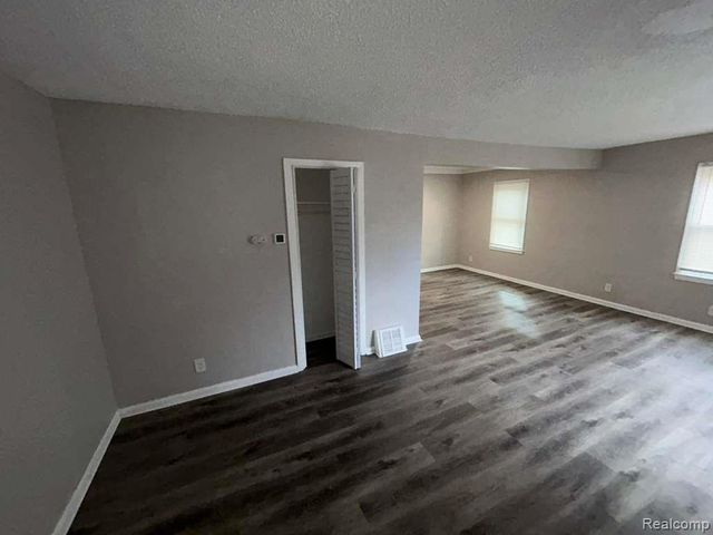 20412 Steel Street, Detroit, MI 48235