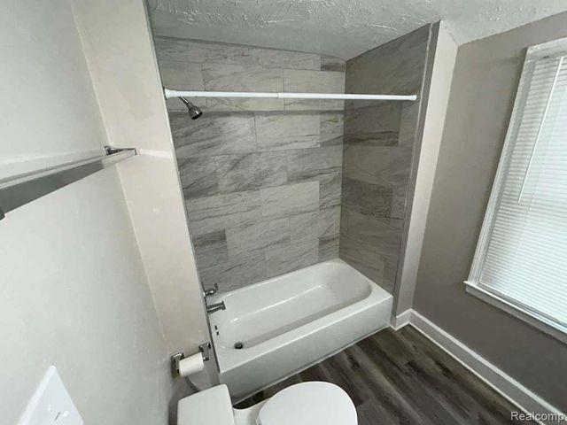 20412 Steel Street, Detroit, MI 48235