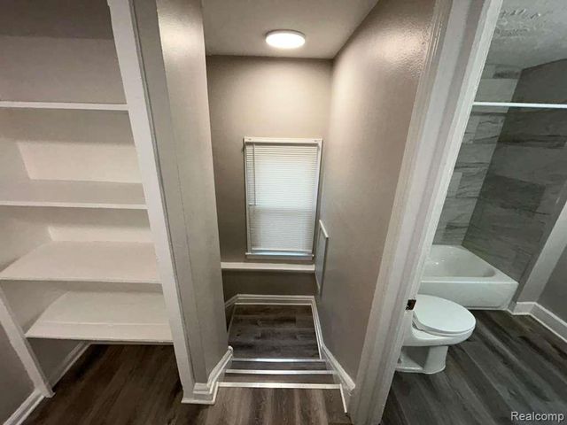 20412 Steel Street, Detroit, MI 48235