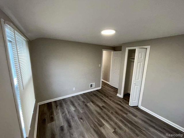 20412 Steel Street, Detroit, MI 48235