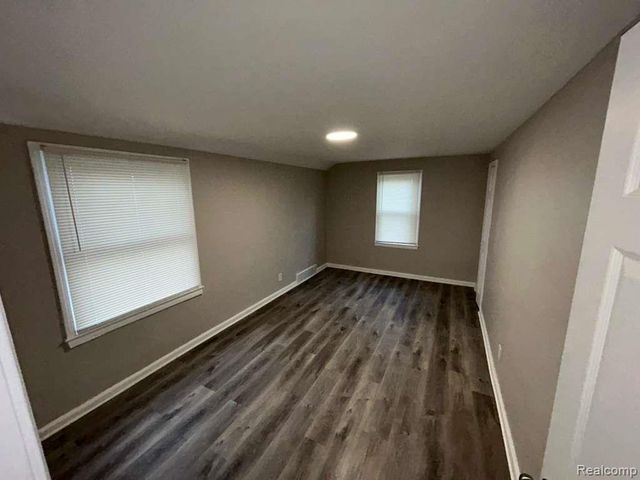 20412 Steel Street, Detroit, MI 48235