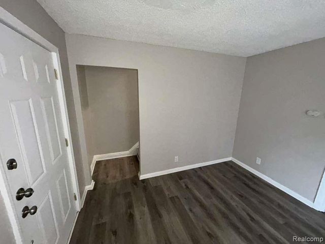 20412 Steel Street, Detroit, MI 48235