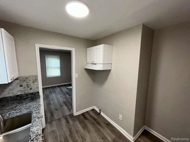 20412 Steel Street, Detroit, MI 48235