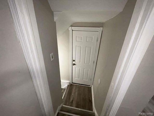 20412 Steel Street, Detroit, MI 48235