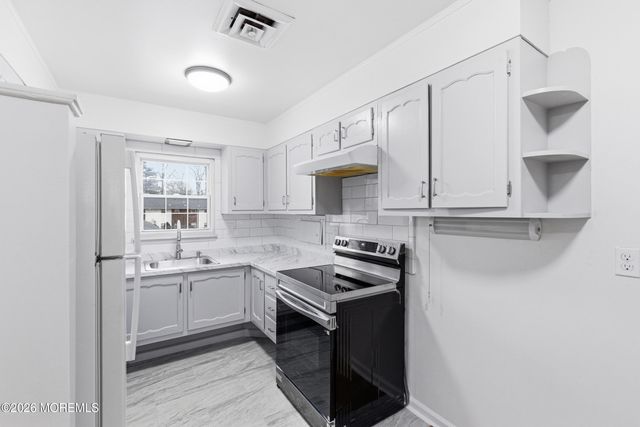 48G Cambridge Court, Lakewood, NJ 08701