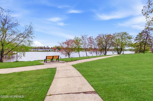 48G Cambridge Court, Lakewood, NJ 08701