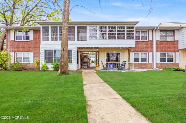 48G Cambridge Court, Lakewood, NJ 08701