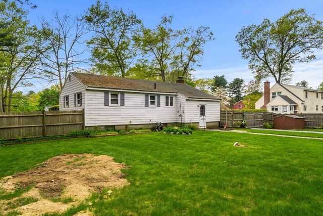 11 Dadant Dr, Wilmington, MA 01887