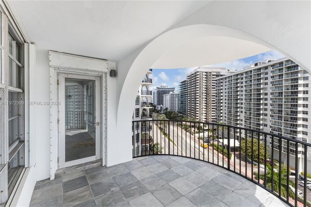 5660 Collins Ave 11B, Miami Beach, FL 33140