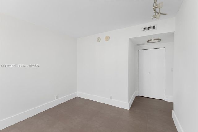 5660 Collins Ave 11B, Miami Beach, FL 33140