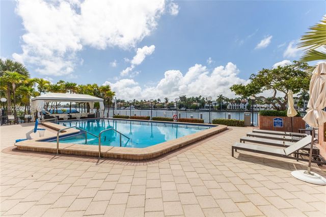 5660 Collins Ave 11B, Miami Beach, FL 33140