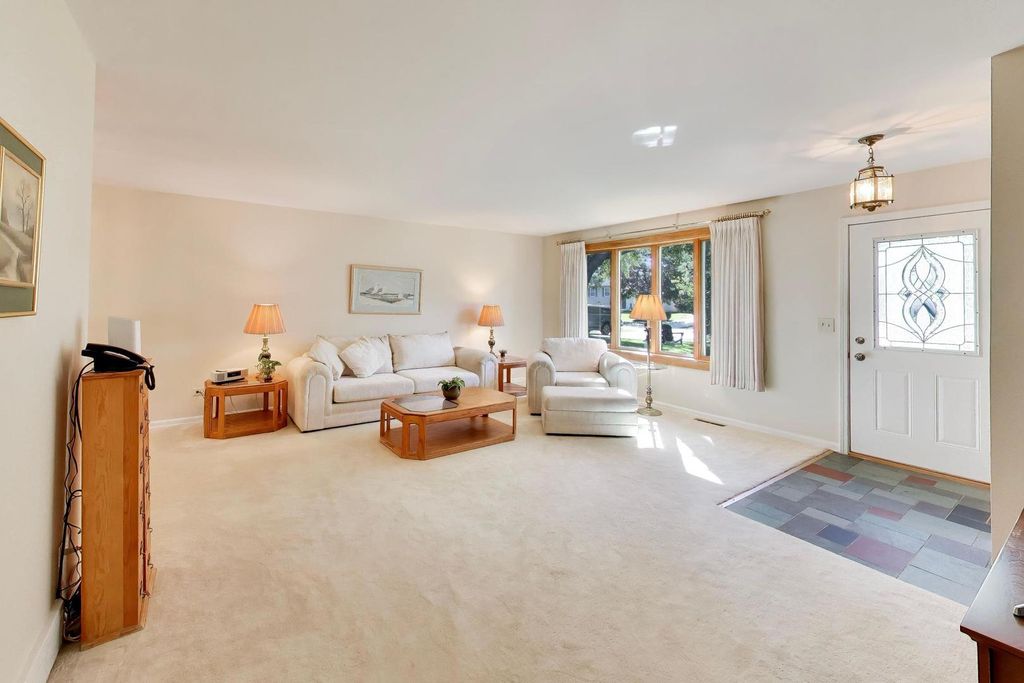 1411 E wilson Avenue, Wheaton, IL 60189 — photo 3