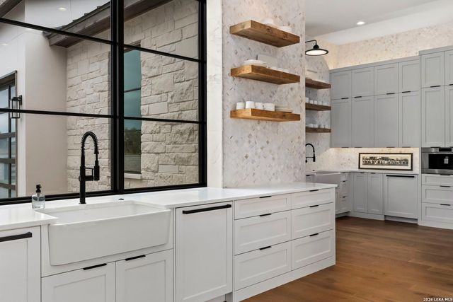 3672 Clubs Dr, Boerne, TX 78006