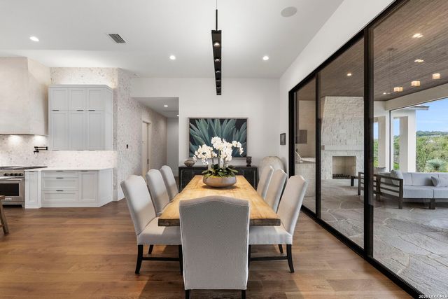 3672 Clubs Dr, Boerne, TX 78006