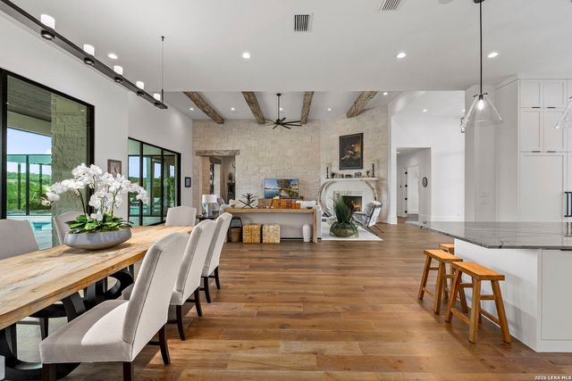 3672 Clubs Dr, Boerne, TX 78006