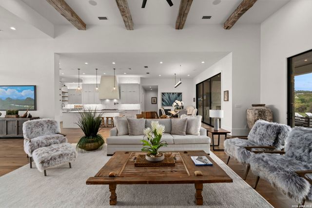 3672 Clubs Dr, Boerne, TX 78006