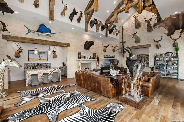 3672 Clubs Dr, Boerne, TX 78006