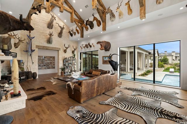 3672 Clubs Dr, Boerne, TX 78006